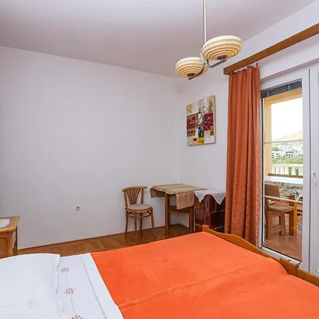 Appartement By The Sea Sparadici, - 24300 *