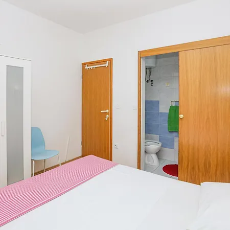 Appartement By The Sea Sparadici, - 24300 *