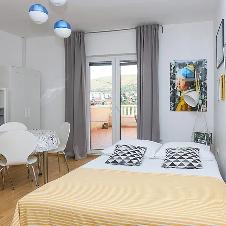 Appartement By The Sea Sparadici, - 24300 *