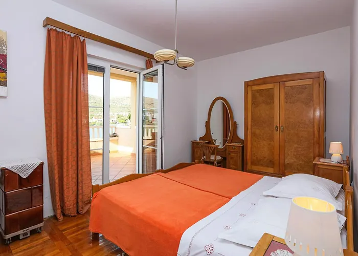 By The Sea Sparadici, - 24300 Appartement