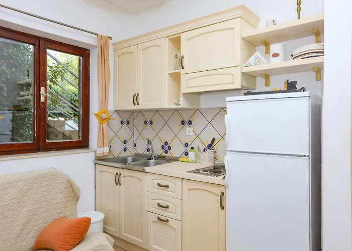 By The Sea Sparadici, - 24300 *